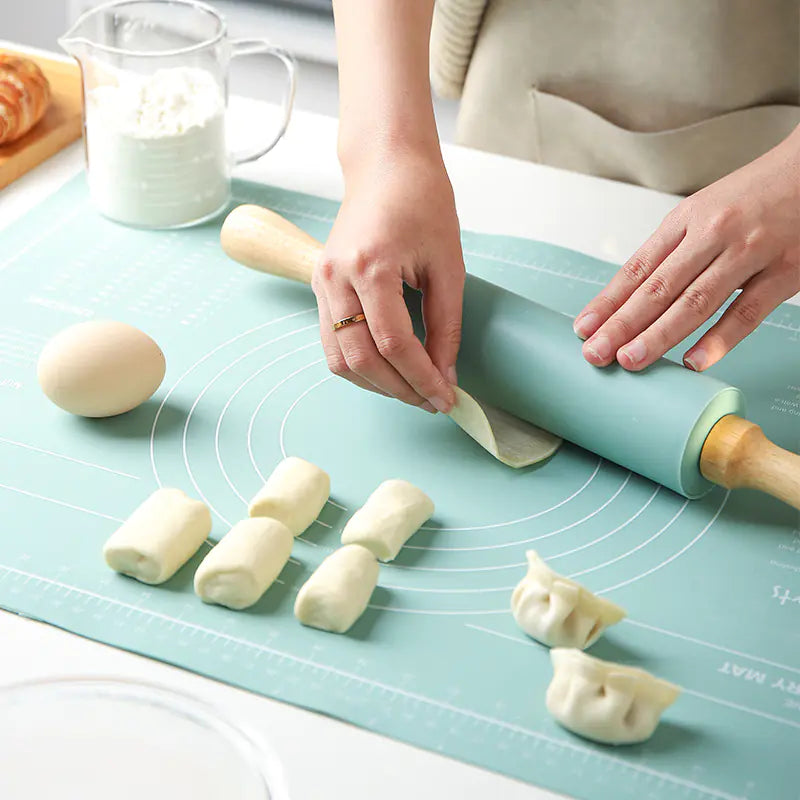 GripSure Thick Rolling Pin & Spacious Baking Mat